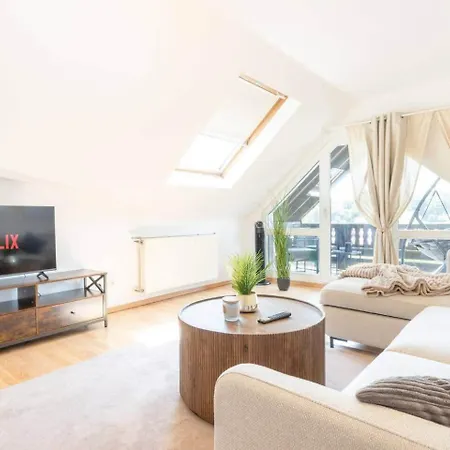 Panorama-loft Mit Weitblick Ueber Stadt Apartman