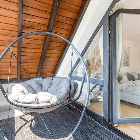 Panorama-loft Mit Weitblick Ueber Stadt *