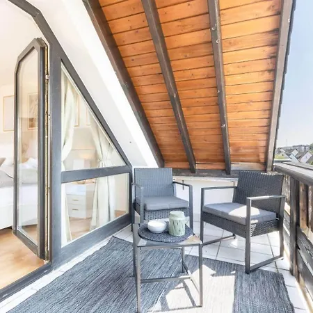 Panorama-loft Mit Weitblick Ueber Stadt *